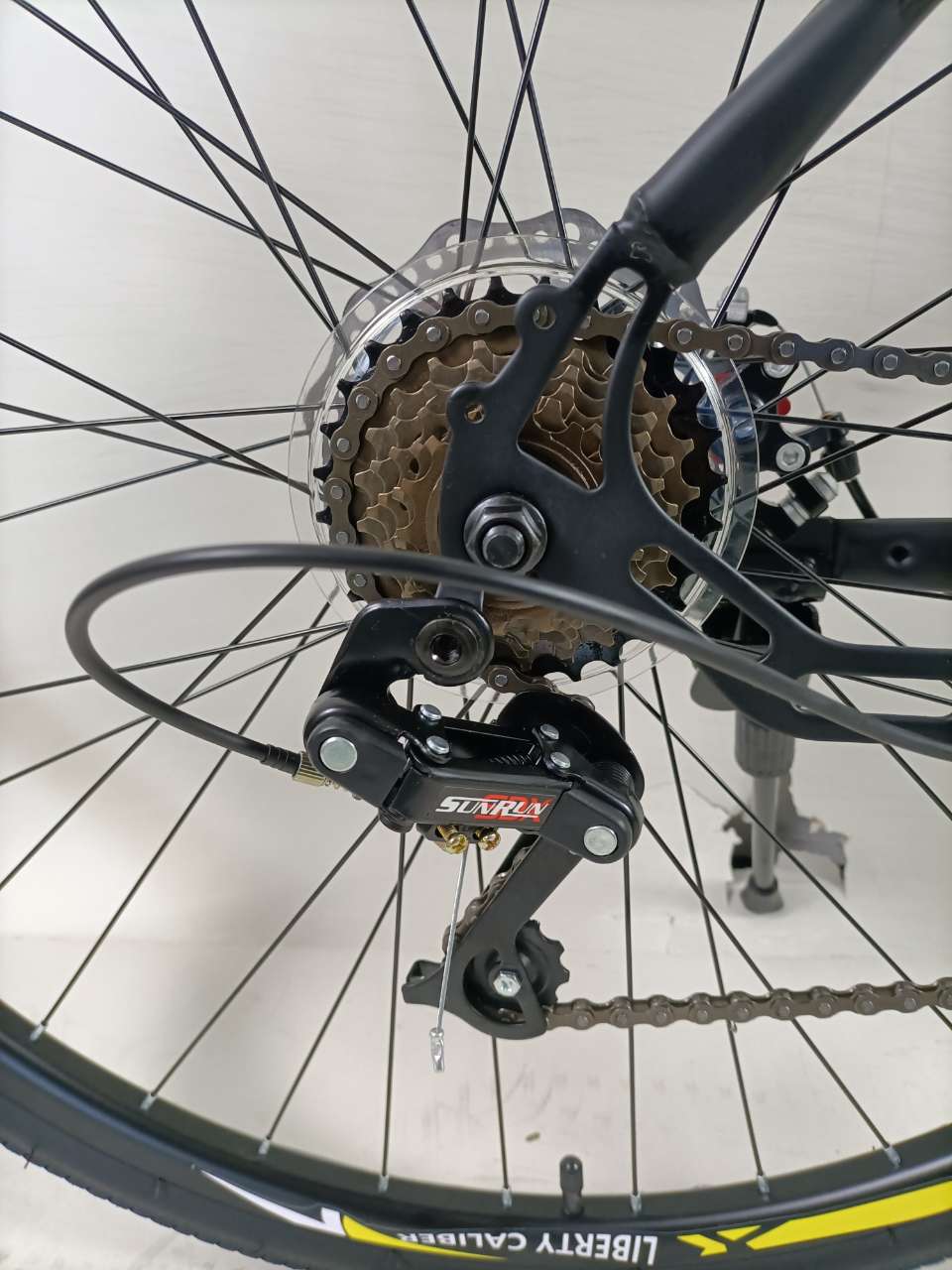 Caliber 21 Speed ,700C X 35C